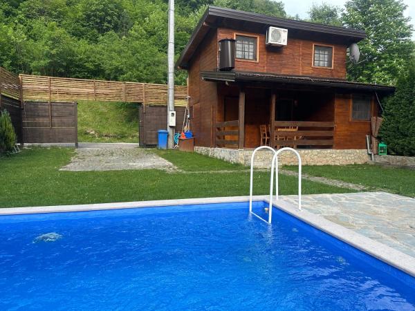 A la foto es mostra l'objecte Paradise on the Vrbas River situat a la ciutat de Vinac.