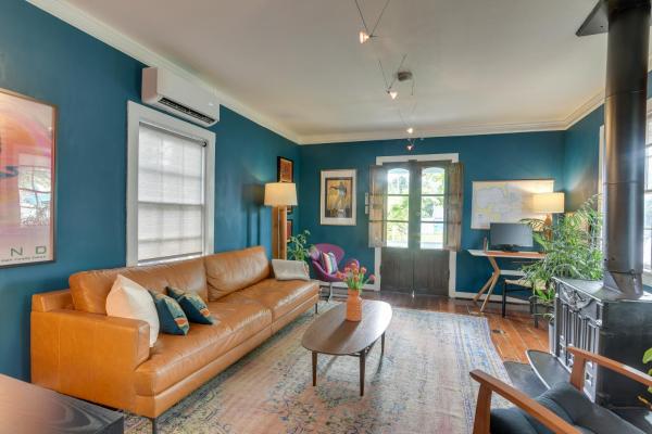 Private Spa And Dog Friendly Romantic Galveston Gem - Galveston, TX