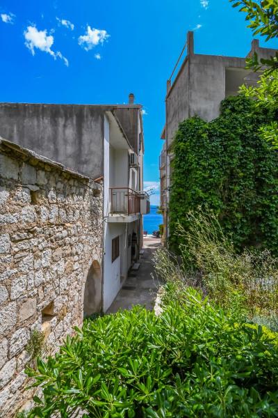 A la foto es mostra l'objecte Apartment Tonci situat a la ciutat de Igrane.
