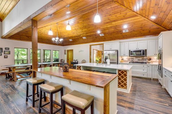 Billede 9: Cabin on 23 Acres with Creek Access in Broken Bow