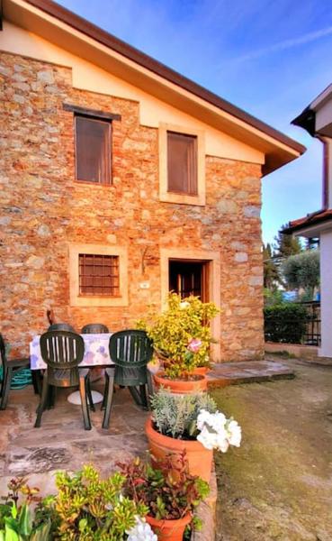 På billedet ses objektet Vista Bonita, renovated sea view rural house beliggende i byen Luciano.