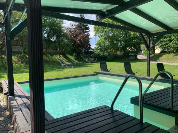 照片显示了位于Zeitlarn市的Villa mit Pool und Grillplatz in Regensburg物件。