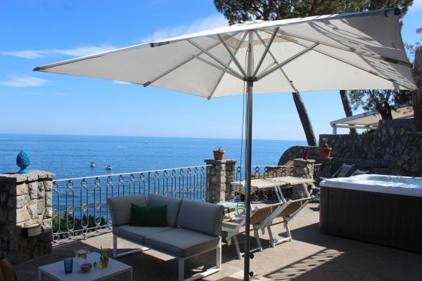 A la foto es mostra l'objecte Villa Russo - De Vivo Realty Nerano situat a la ciutat de Nerano.