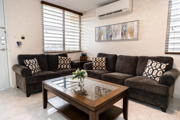 Fotografie 3: Oasis in the South of the Island with FREE parking and laundry