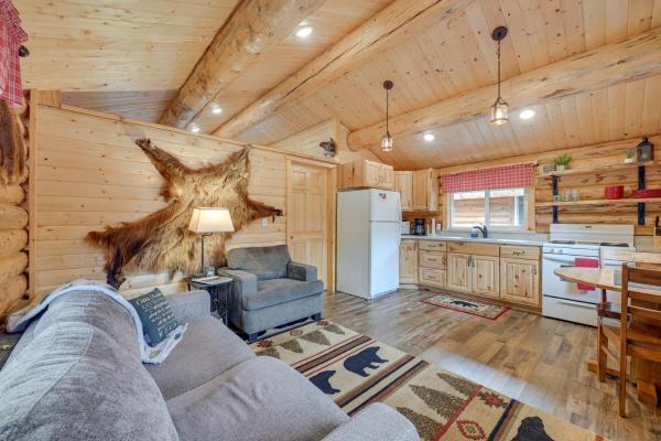 Charming Soldotna Cabin Near Kenai River Fishing!, Soldotna
