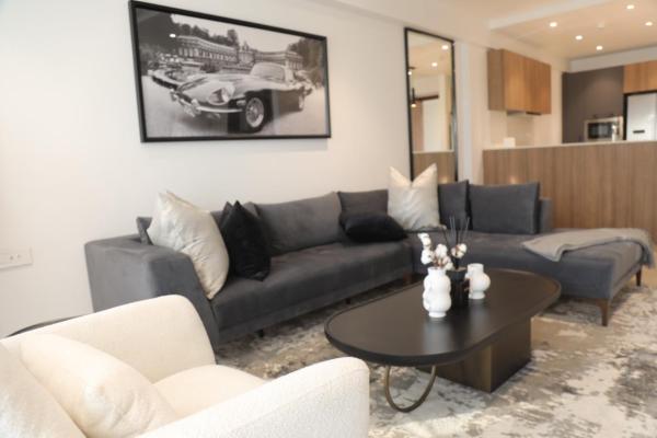 A la foto es mostra l'objecte Solaris-skylink solace modern comfort situat a la ciutat de Accra.