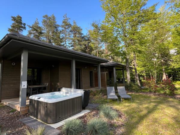 En la foto se muestra el objeto Lodge familial avec jacuzzi privatif, accès piscine et nombreuses activités au bord du golf - FR-1-582-367 ubicado en la ciudad de Mars.
