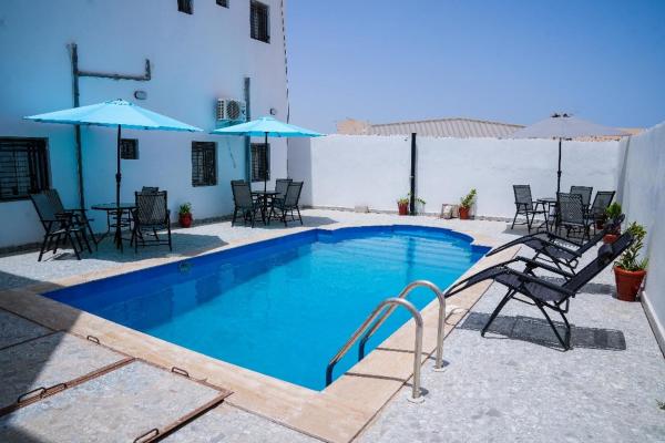 Luxuria NOUAKCHOTT, Nawakszut