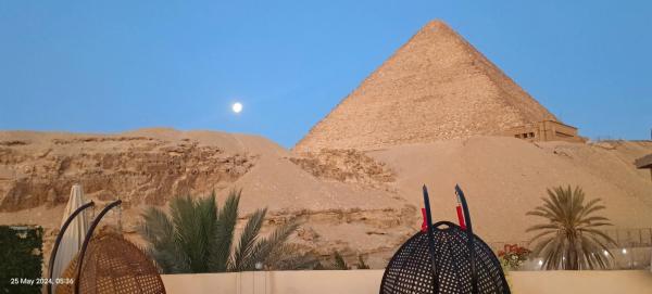 Crystal Pyramid Inn - Egypt
