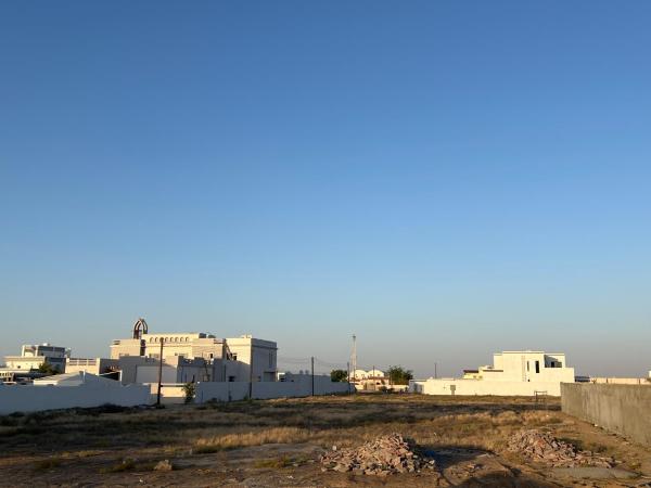 Na foto é possível ver o objeto Chalet Sahab localizado na cidade de Ḩalbān.