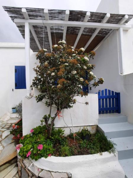 Nella foto è visibile l'oggetto Dina's Volax House-Tinos island situato nella città di Agápi.