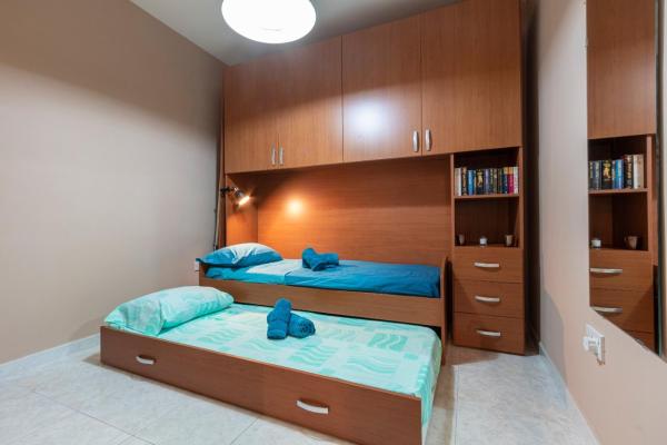 Foto 3: Spacious & Comfy Seaside Flat