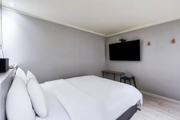 En la foto se muestra el objeto Yam hotel ubicado en la ciudad de Kuri.