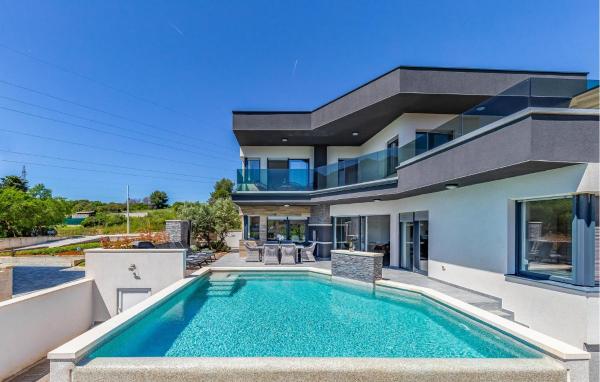 Stunning Home In Pula - Pula