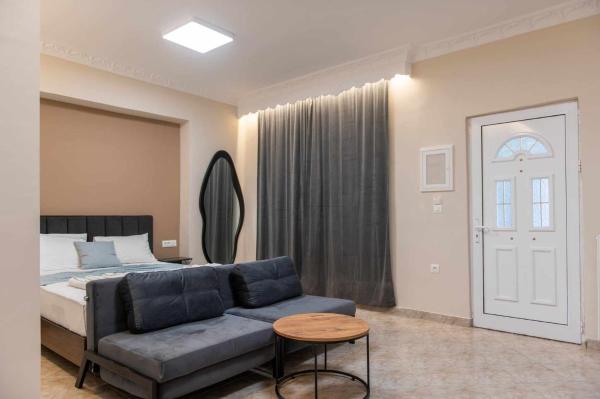 A la foto es mostra l'objecte Perdika center rooms situat a la ciutat de Perdika.