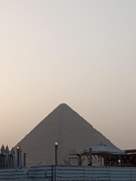 Pyramids villa inn, Le Caire