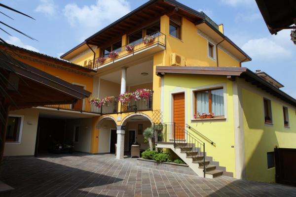 På billedet ses objektet Agriturismo Il Barone beliggende i byen Moniga del Garda.