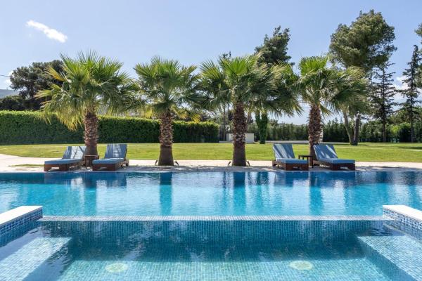 På bildet vises objektet Tatoi Estate Luxury Pool Villa som ligger i byen Krionérion.
