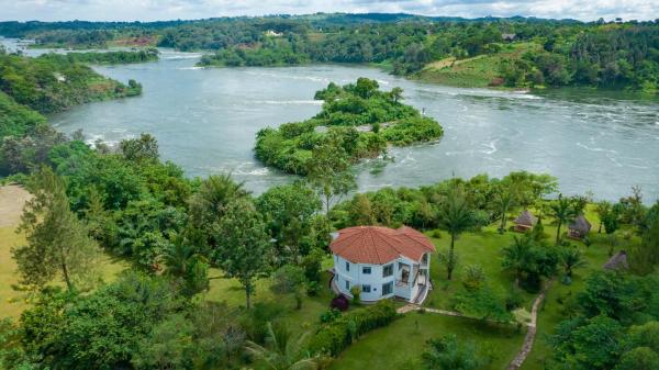 2 Bed Villa - Sleeps 6 - River Views Garden Wifi, Jinja