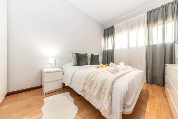 Auf dem Foto ist das Objekt Charming Apartment in Gijón - Private Garden in der Stadt Bernueces zu sehen.