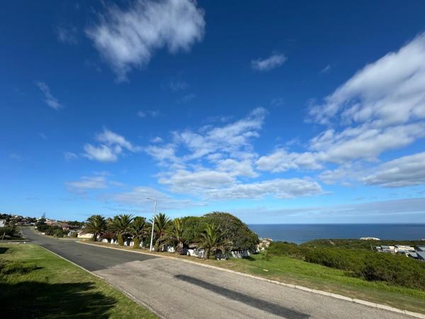 På bilden syns objektet Garden Route Self-Catering som ligger i staden Dana Bay.
