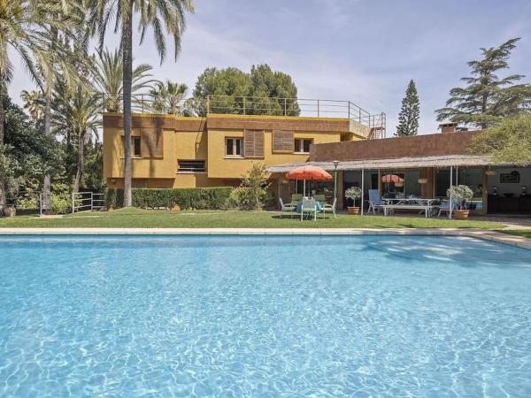 A la foto es mostra l'objecte Villa Cali en Picassent situat a la ciutat de Picassent.