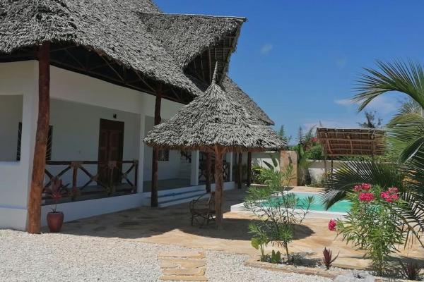 Na fotografii je vidět objekt Luxueuse Villa nacházející se ve městě Dikoni.