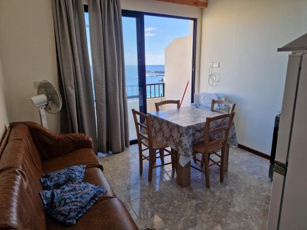 På bildet vises objektet Attard Seafront Apartment 7 in Marsalforn som ligger i byen Żebbuġ.