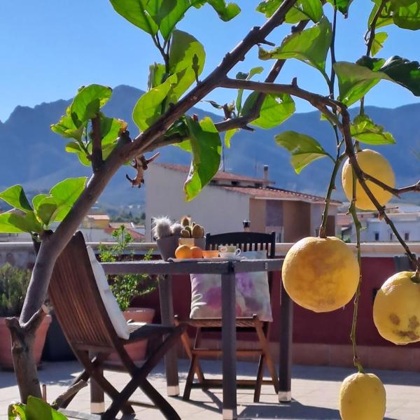 Auf dem Foto ist das Objekt B&B Domu Mea in der Stadt Sarroch zu sehen.