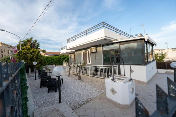 Na fotografii je vidět objekt B&B Villa Achibea nacházející se ve městě Agrigento.