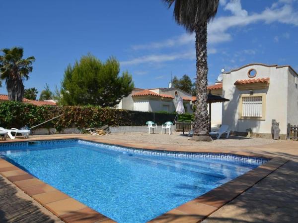 På billedet ses objektet Casa Sal de Mar with privat pool beliggende i byen Riumar.