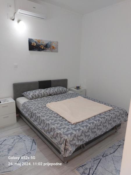 A la foto es mostra l'objecte Rooms By the way M17 situat a la ciutat de Vrapčići.