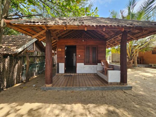 Nella foto è visibile l'oggetto Eco village beach resort situato nella città di Pottuvil.