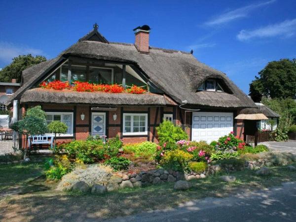 写真にはミデルハーゲン市にあるMaraike Comfortable holiday residenceが写っています。