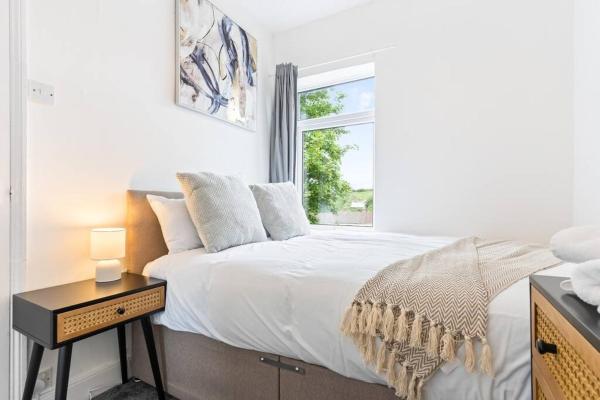 A la foto es mostra l'objecte Victoria House - Central Location - Free Parking, Fast Wifi, SmartTV with Netflix by Yoko Property situat a la ciutat de Loftus.