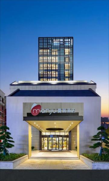 På billedet ses objektet Manju Hotel Huzhou Changxing Yufang Jiuhui City beliggende i byen Jiapu.