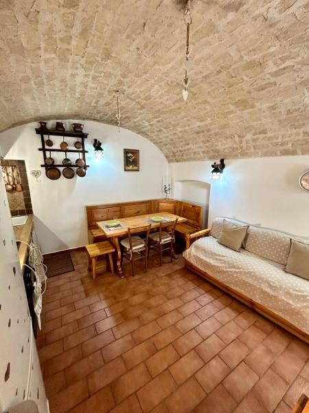 På billedet ses objektet Accogliente Dimora in centro storico Alvito 1 Bedr beliggende i byen Alvito.