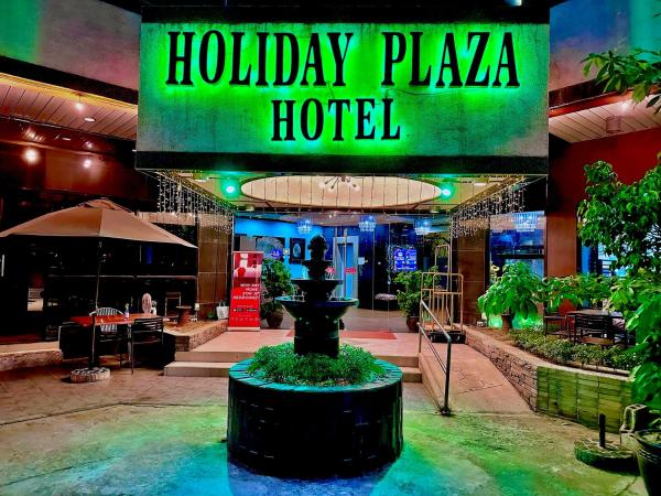 En la foto se muestra el objeto Holiday Plaza Hotel Tuguegarao City ubicado en la ciudad de Tagga.