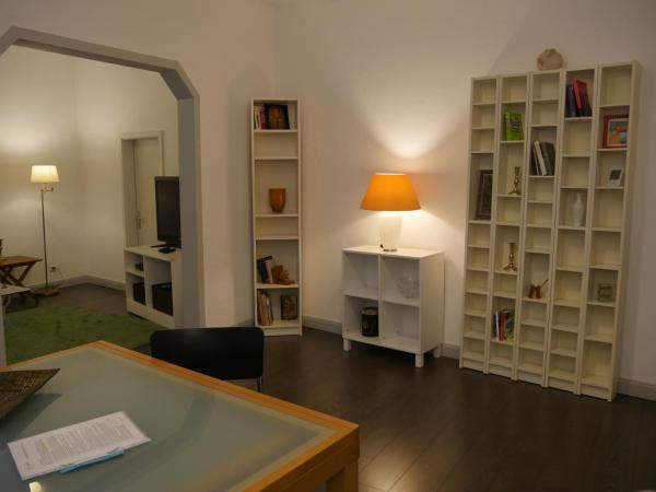 På billedet ses objektet Helle, geräumige 3-Zimmer Wohnung in Lüneburgs Zentrum beliggende i byen Lüneburg.