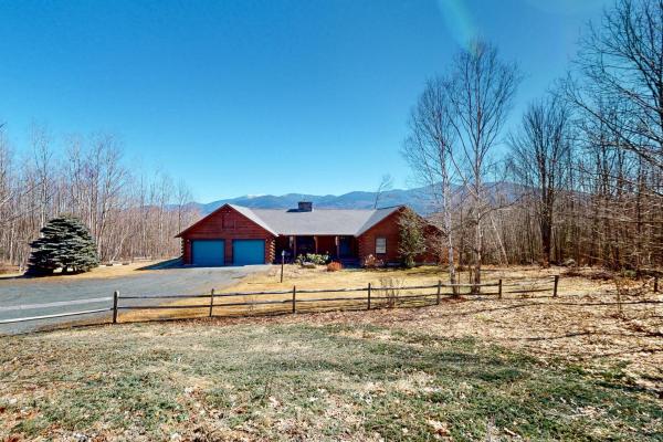 På billedet ses objektet Summit Solitude beliggende i byen Lisbon.