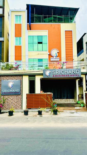 A la foto es mostra l'objecte Srichand Business Class Rooms situat a la ciutat de Neyveli.