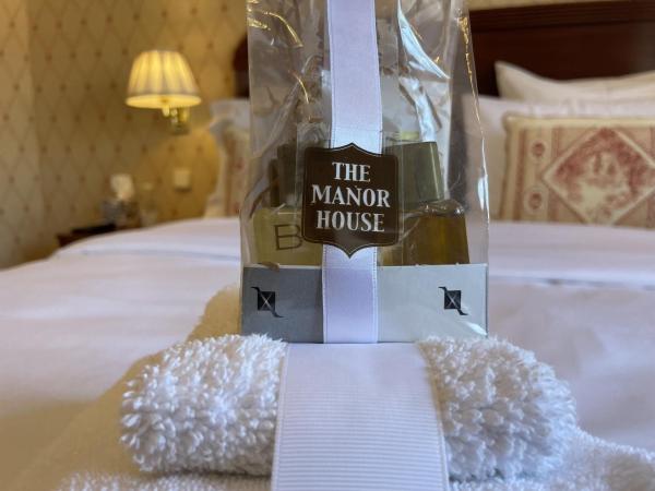 A la foto es mostra l'objecte The Manor House situat a la ciutat de Páganos.