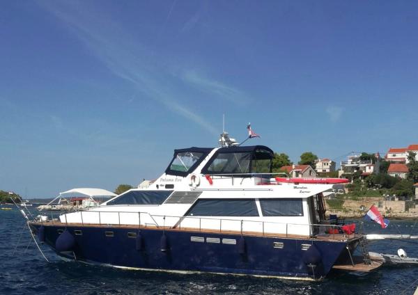 Nella foto è visibile l'oggetto Motor Boat Paloma Rea situato nella città di Trogir (Traù).