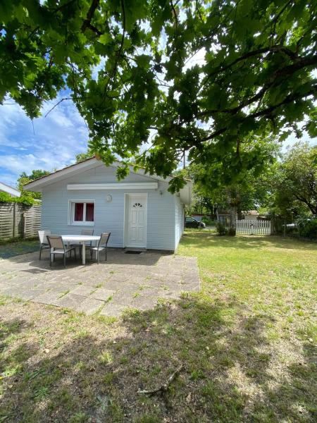 A la foto es mostra l'objecte maison de lachanau situat a la ciutat de Hourtin.