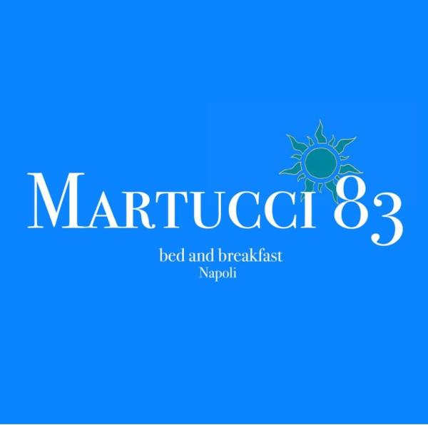 Na foto é possível ver o objeto Martucci 83 localizado na cidade de Naples.