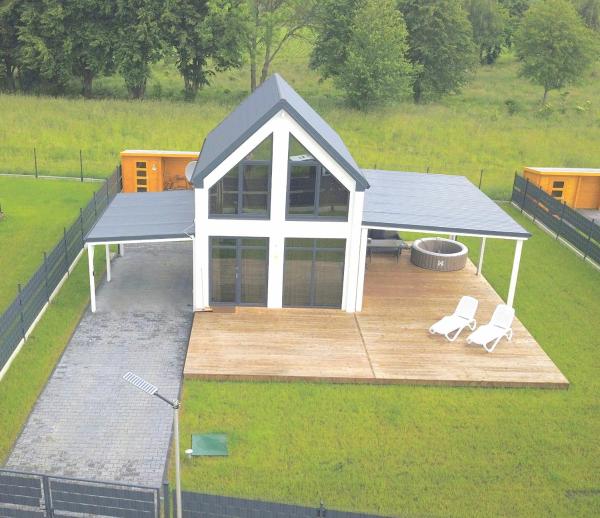 Ferienhaus Sophia 70qm Bis 5 Gäste Mit Fass-sauna, Whirlpool April Bis Oktober, 75qm Terrasse Und Eingezäunten Garten - Polnische Ostsee