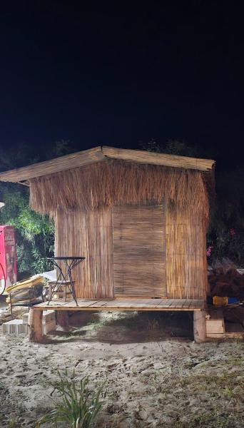 A la foto es mostra l'objecte Zulu Beach tenda situat a la ciutat de Vlorë.