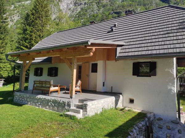 På billedet ses objektet Holiday home by the emerald river beliggende i byen Soča.