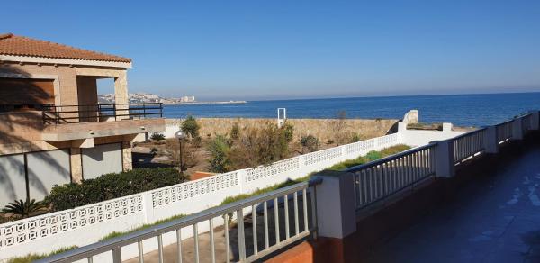 Na fotografii je vidět objekt Vacansis Habitaciones Privada en una Villa a un paso del Mar en Cullera nacházející se ve městě Cullera.