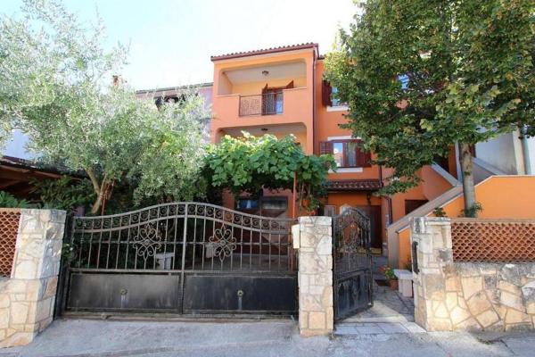 A la foto es mostra l'objecte Apartments with WiFi Rovinj - 23235 situat a la ciutat de Rovinj.